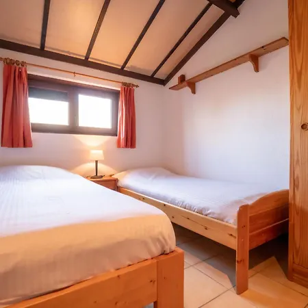 Zeewind 223 With Parking By Interhome Feriehus