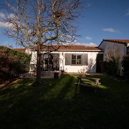 Zeewind 223 With Parking By Interhome 別荘 ブレーデネ