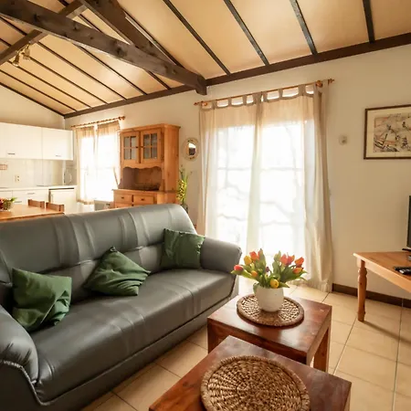 Zeewind 223 With Parking By Interhome 別荘